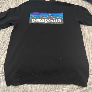 Mens M Black Patagonia Tshirt